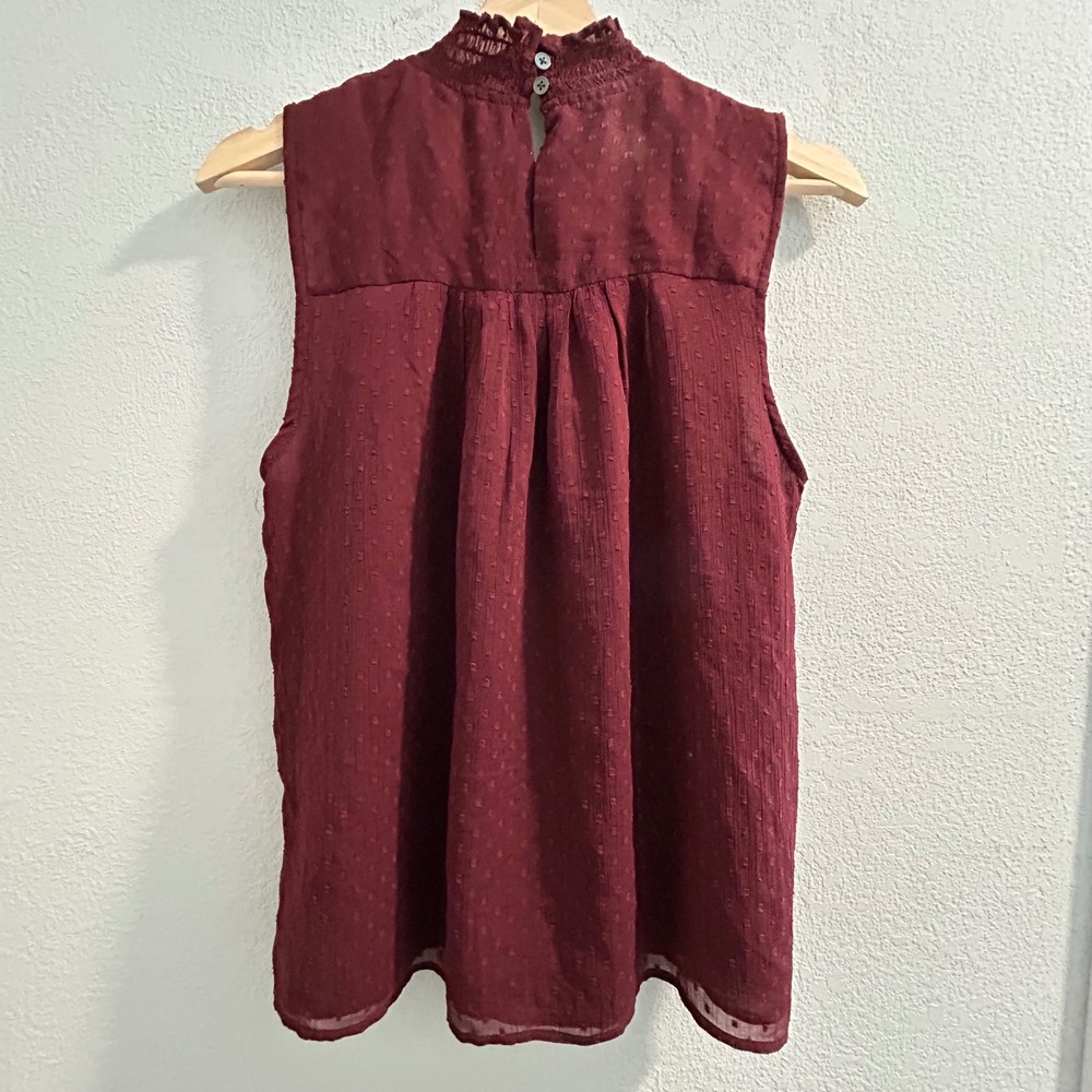 LOFT Womens Burgundy Clip Dot Smocked High Neck Sleeveless Blouse Medium Keyhole - Picture 2 of 6
